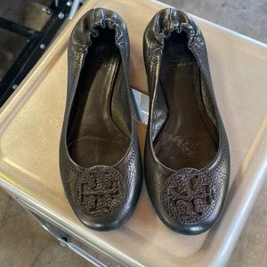Tory Burch solid black flats
